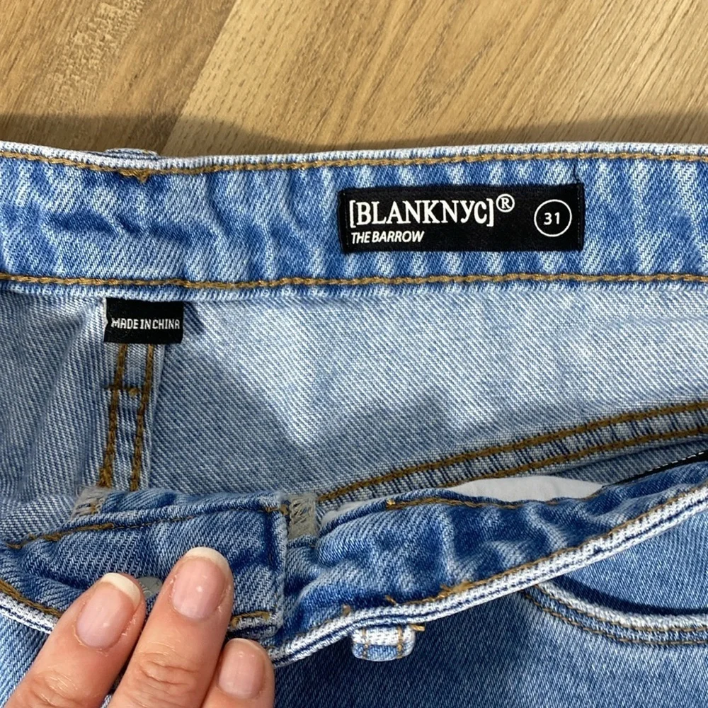Blank NYC The Barrow Vintage High Rise Light Blue Denim Shorts raw hem size 31
